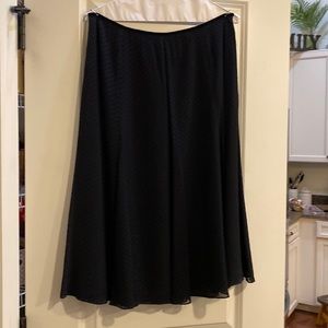 Jones New York skirt. Size 10 black